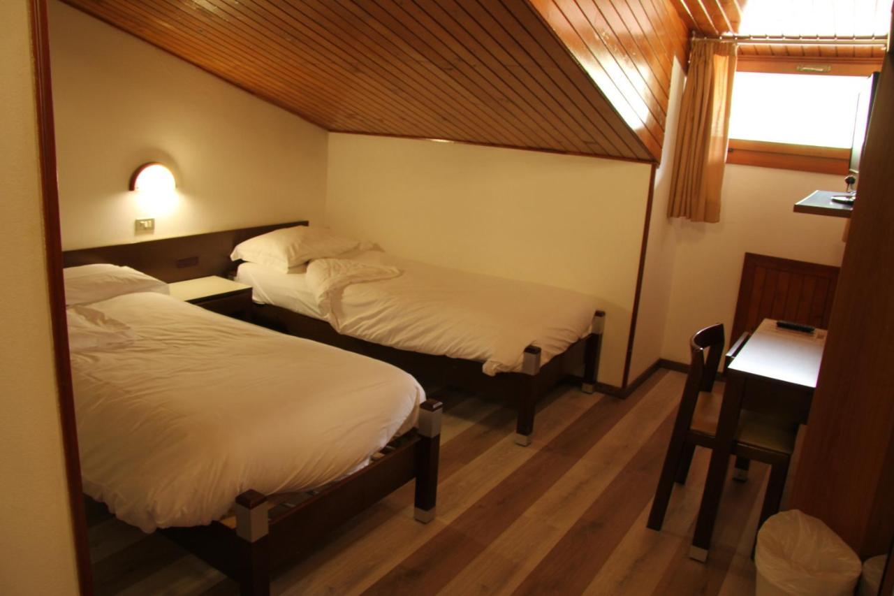 Hotel Davost Forni di Sopra Exteriör bild