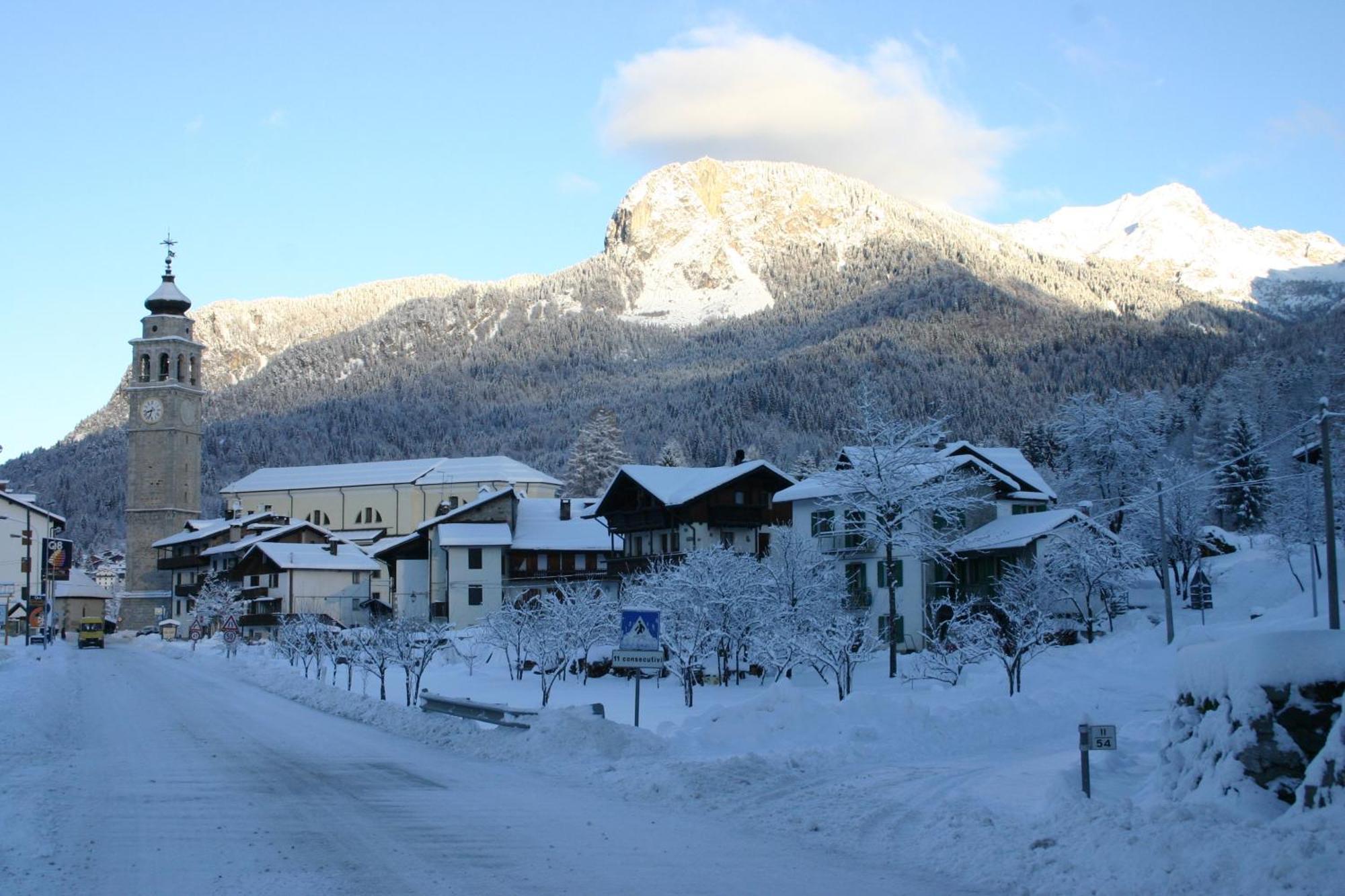 Hotel Davost Forni di Sopra Exteriör bild