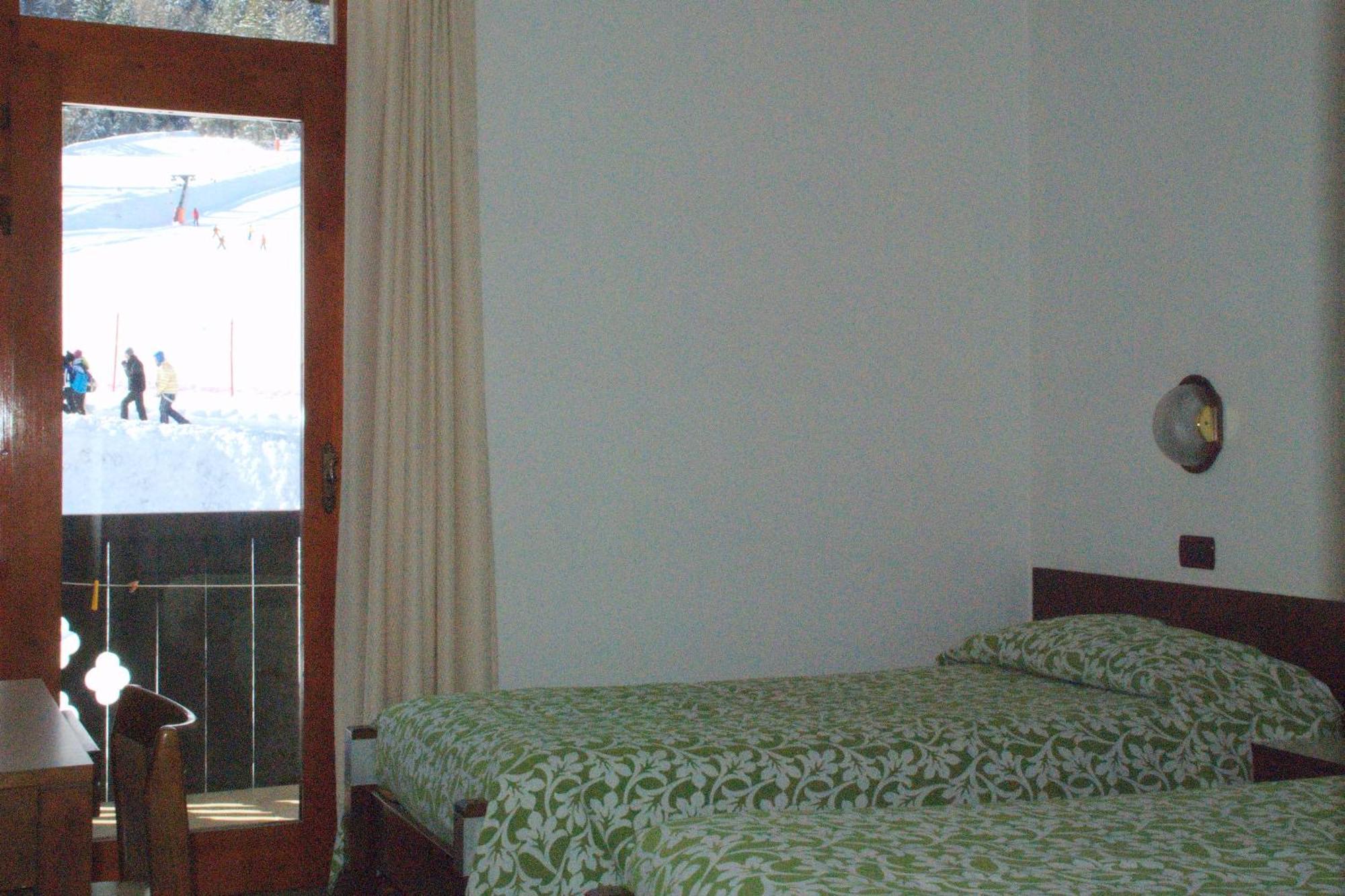 Hotel Davost Forni di Sopra Exteriör bild
