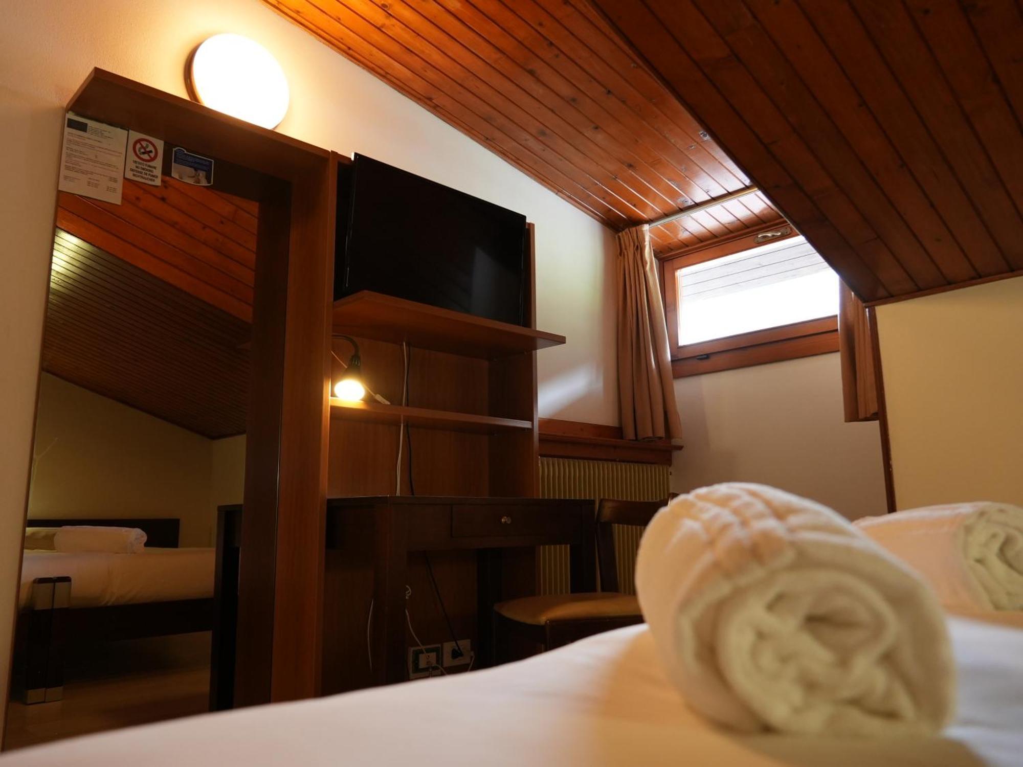 Hotel Davost Forni di Sopra Exteriör bild