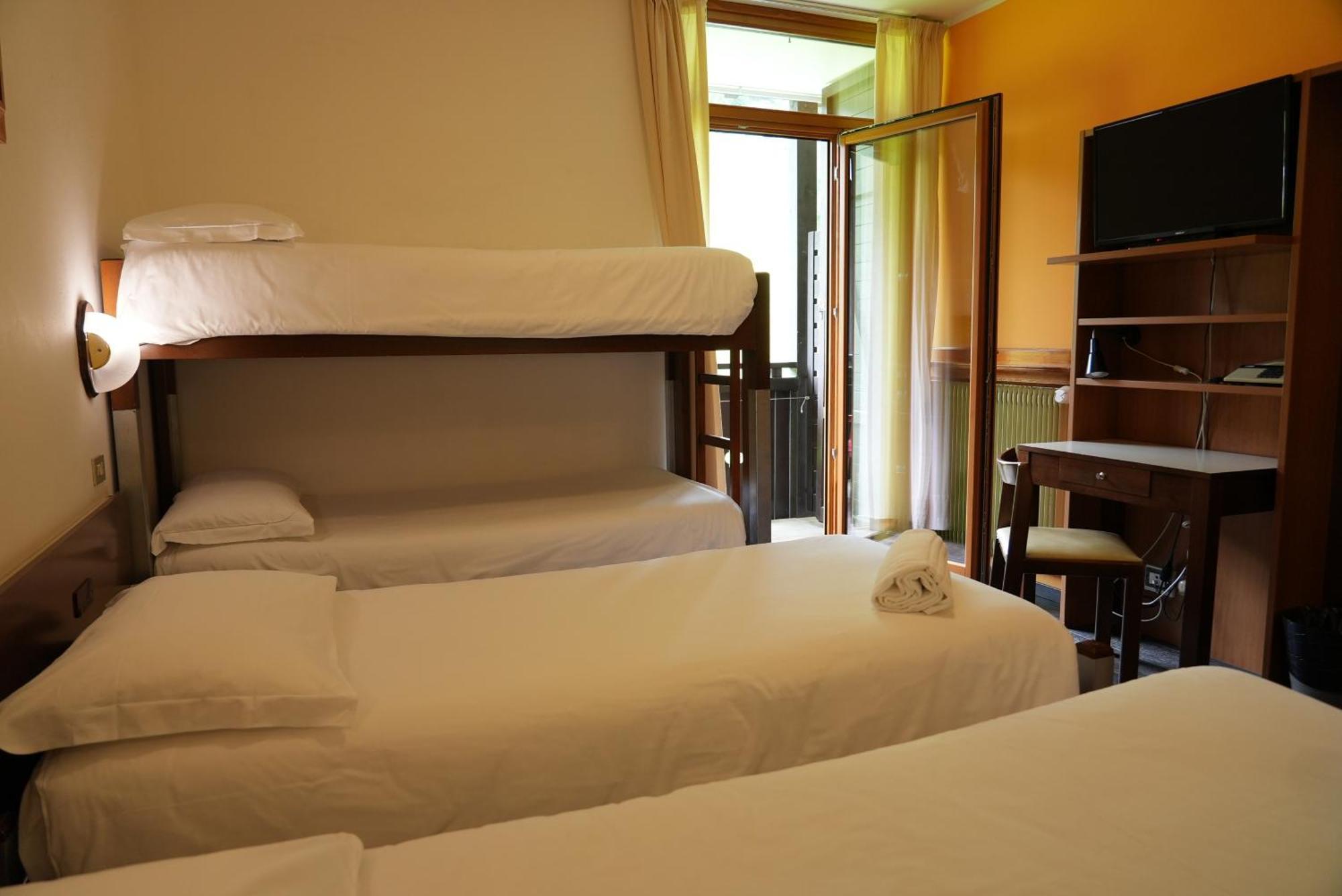 Hotel Davost Forni di Sopra Exteriör bild