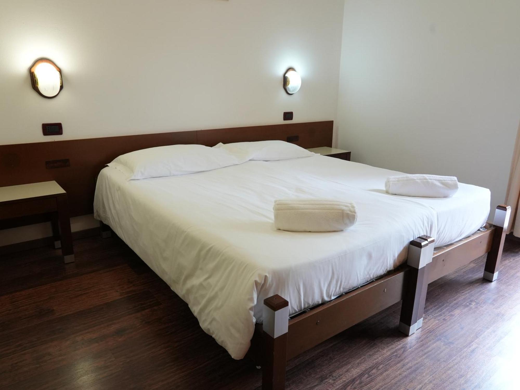 Hotel Davost Forni di Sopra Exteriör bild